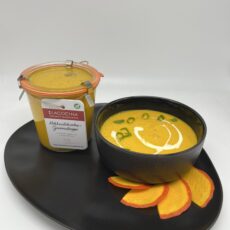 Hokkaidokürbis-Gourmetsuppe mit Ingwer und Orange-min